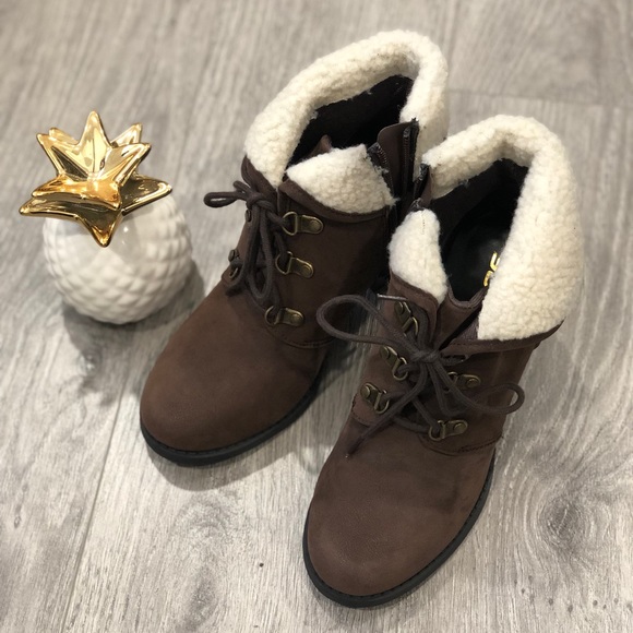 **SOLD** Lace-Up Bootie with Faux Fur Cuff - Picture 2 of 5